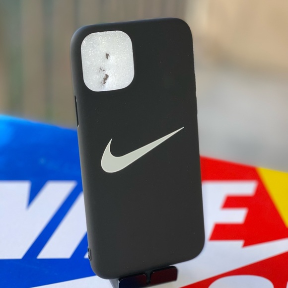iPhone 11 Pro black. Case - Picture 3 of 6